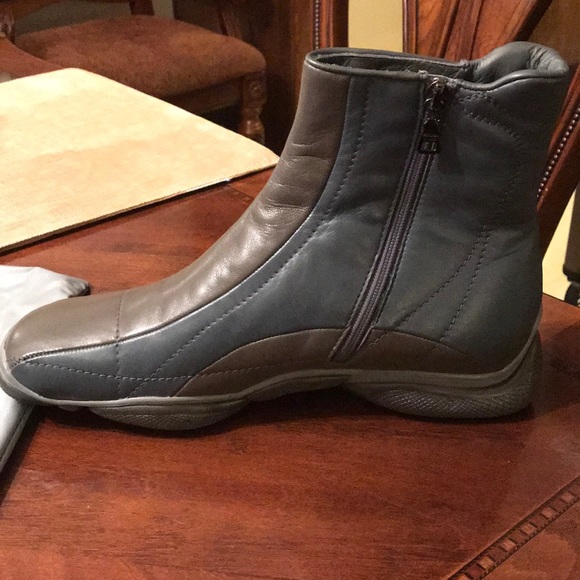 Prada booties - Picture 3 of 7